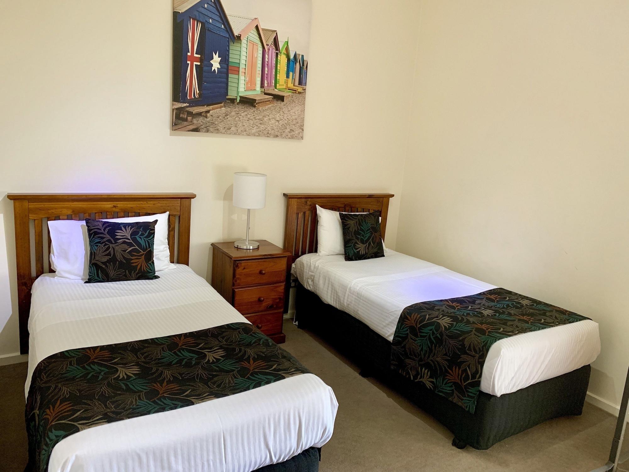 Ensenada Motor Inn And Suites Аделаида Экстерьер фото
