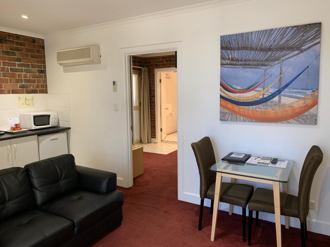 Ensenada Motor Inn And Suites Аделаида Экстерьер фото