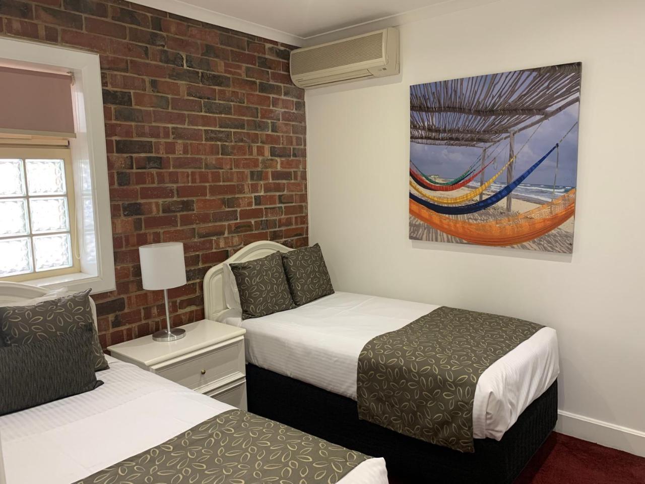 Ensenada Motor Inn And Suites Аделаида Экстерьер фото